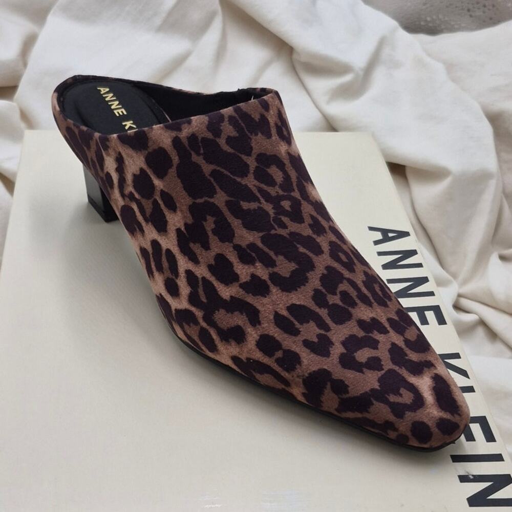 NEW Anne Klein Sabrine Mule in leopard print slip-on mule clog kitten heel SZ 6